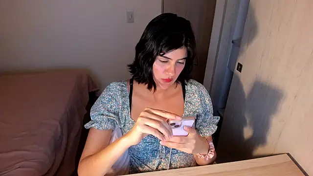 misstoya: онлайн-секс-чат