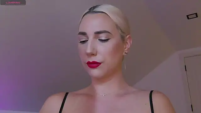 Živý XXX chat KhloeK