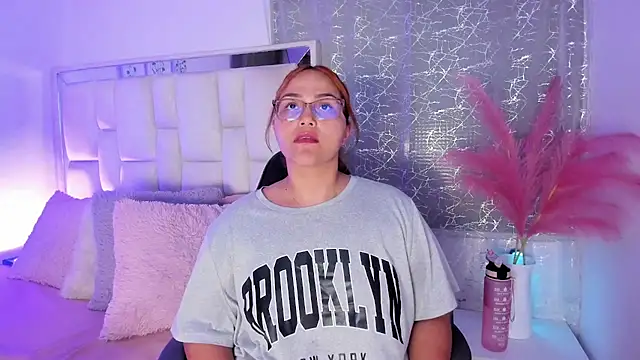 LeahxBarker's Live XXX Chat