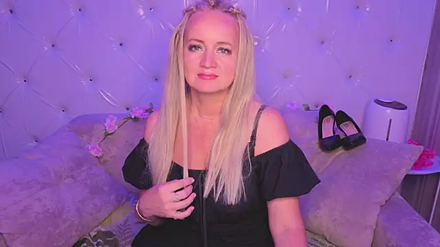 Chat +18 de Ingrid_Eriksen ao vivo
