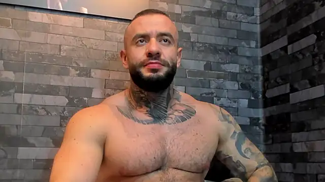Czat XXX na żywo – BruceDallas