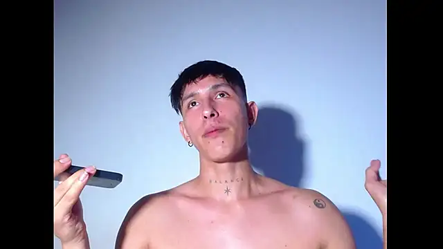 Chatroom XXX en direct de rowanbig