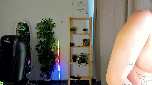 XXX chat uživo modela Lessi_Panic