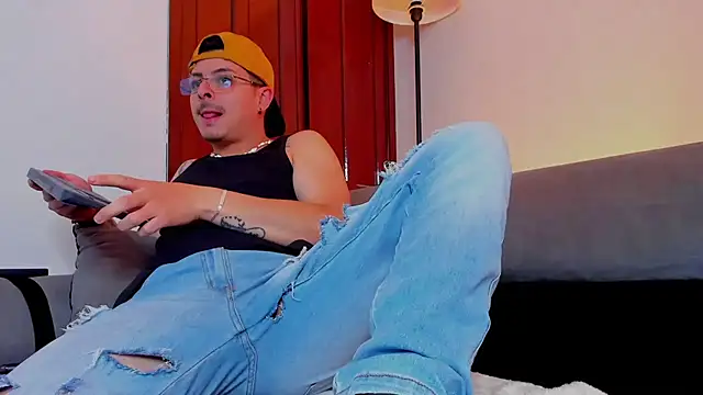 Онлайн чат XXX Leo_Hunt_