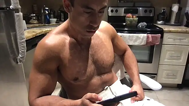 BigGuyMuscle live XXX chat