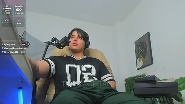 Thom_Ohtani's Live XXX Chat