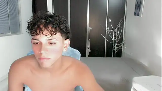 2c_Bby live XXX chat
