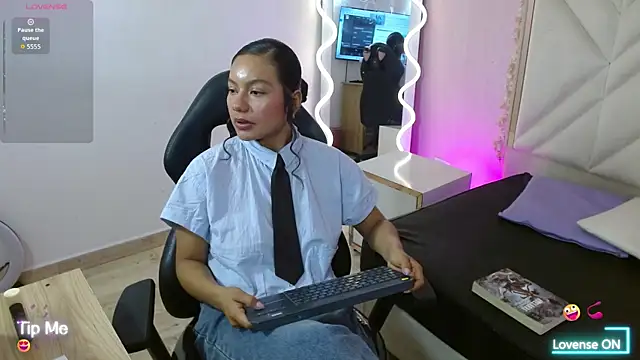 tokio1_tay's Live XXX Chat