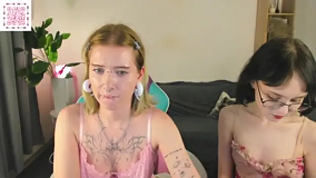 XXX chat uživo modela Elira_Vane
