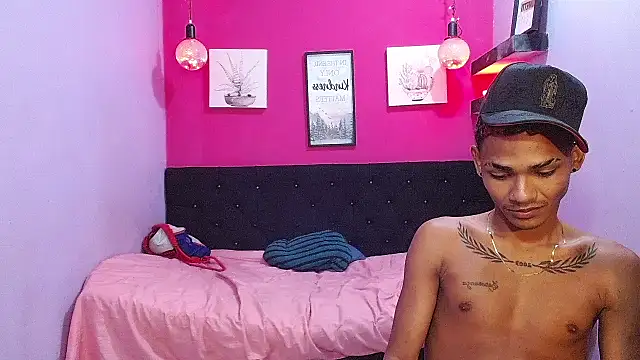 black_twinks 现场XXX聊天