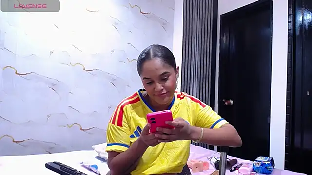 Chat XXX en directo de Liaa_cams