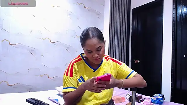 Chat +18 de Liaa_cams ao vivo