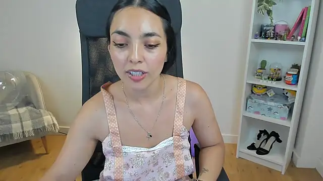 Chat +18 de _BellaEvans_ ao vivo