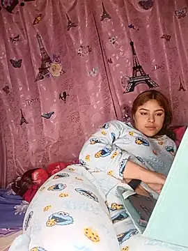 Chat XXX en directo de charlotterosse01