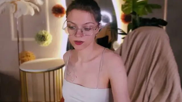 Chat +18 de Avrora_Spark ao vivo