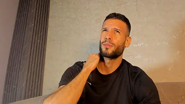 Jacob_Benelli Adlı Modelin Canlı XXX Sohbeti