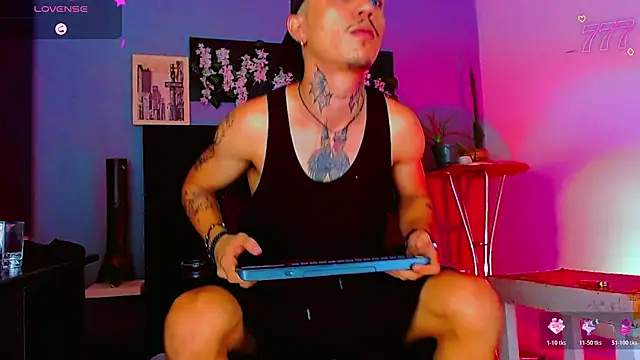 HannibalLester élő XXX-chatje