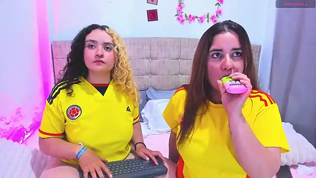 Catherine_And_Tara Chat XXX in diretta