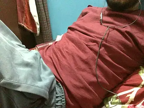 Precumboner Adlı Modelin Canlı XXX Sohbeti