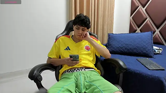 Ithan_Hott লাইভ XXX চ্যাট