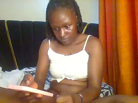 petite_cuteass' Live XXX Chat
