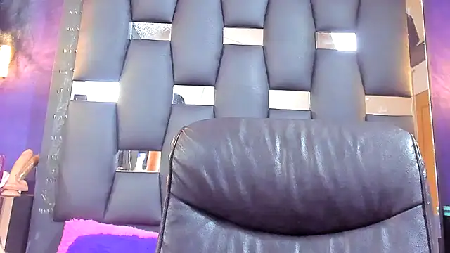 Živý XXX chat EMYCLARK01