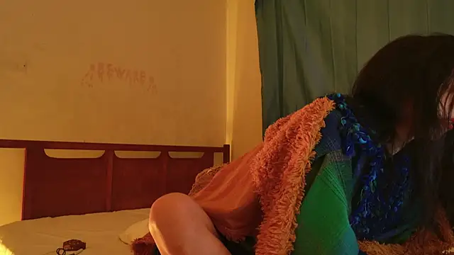 MoonLipsON-'s Live XXX Chat
