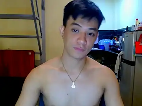 Show modela AsianCUMQUICKLY na web-kameri