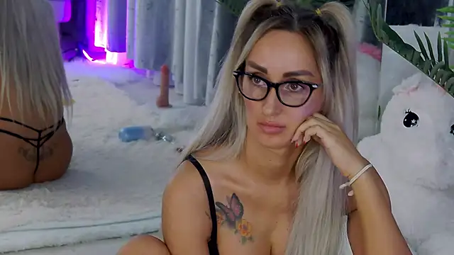 IsabelleEthan's Live XXX Chat