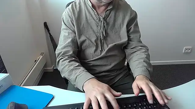 XXX chat uživo modela Buggemann