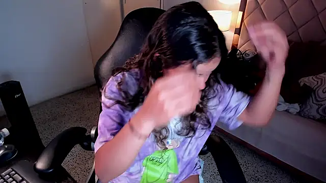 dulce_lyraa1 élő XXX-chatje
