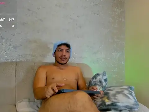 OliverWyse Chat XXX live