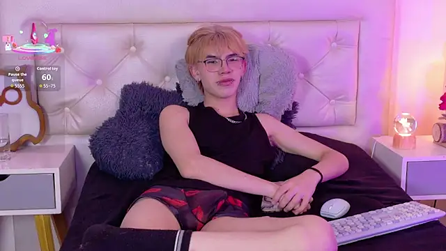 Kim_Adrien 即時 XXX 聊天