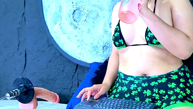XXX chat uživo modela LizzyOlsen