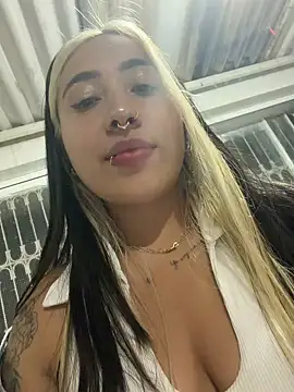 ManuelaVeeleez's Live XXX Chat