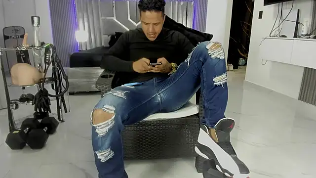 Chat +18 de master_leather ao vivo