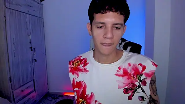 tylerrnova Live XXX Chat
