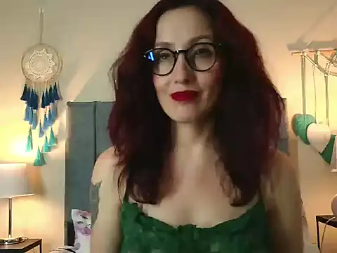 IberianMoonMK's Live XXX Chat