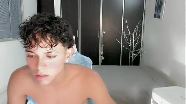 2c_Bby XXX чат на живо