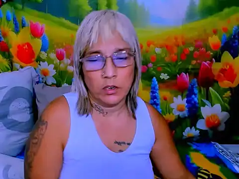 indianroxyn Live XXX chat