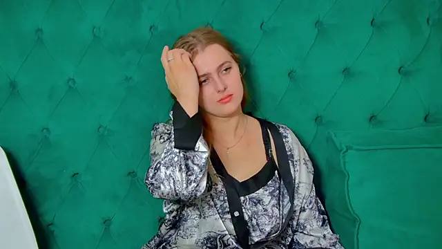 EllaBells XXX чат на живо