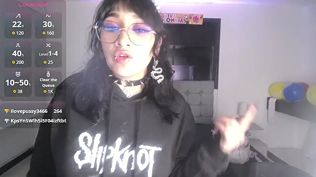 Aura_cute_ Adlı Modelin Canlı XXX Sohbeti