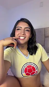 Nicolegh_'s Live XXX Chat