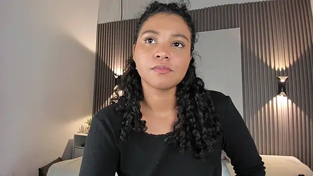 Zafiiraa Adlı Modelin Canlı XXX Sohbeti
