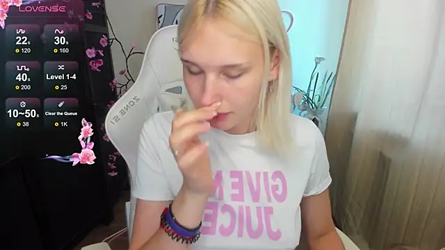 EvelinaLuu Chat XXX in diretta