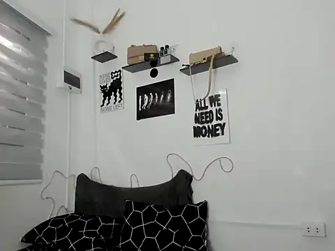 UrHolyBodyのライブXXXチャット