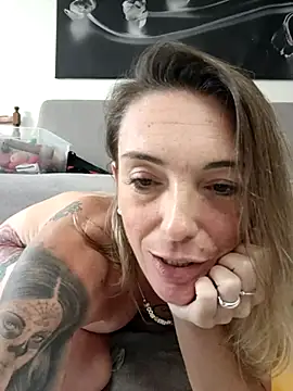 Ladymiri85's Live XXX Chat