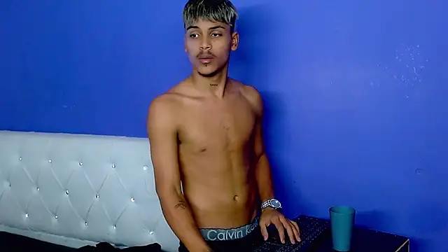 Angel_foxc13 即時 XXX 聊天