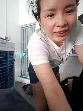 Ivy_Trix2's Live XXX Chat