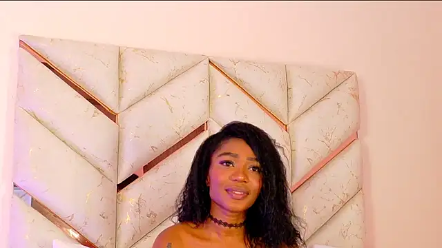 Chatroom XXX en direct de AlanaDoll